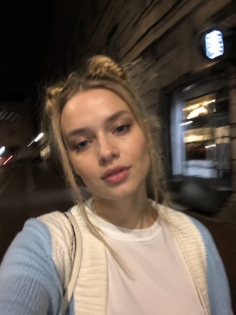 Blurry Candid Selfie Prompt