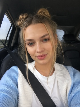 Car Selfie Prompt