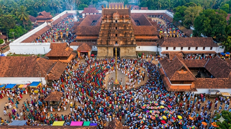 Temple Grounds Crowd