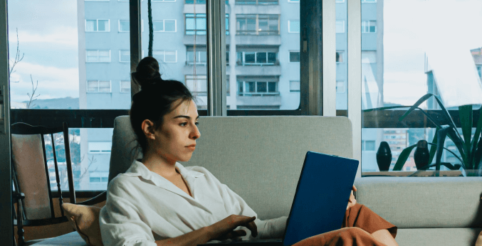 a woman convert pdf to doc with PC